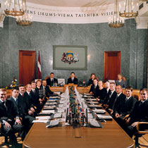 Eināra Repšes Ministru kabinets savā pirmajā sēdē 2002. gada 12. novembrī.